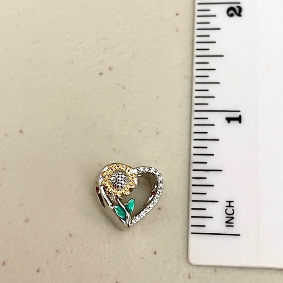 Sunflower Heart Bracelet Charm - Picture 4 of 4
